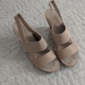 Aerosoles size 8.5 wedge sandals
